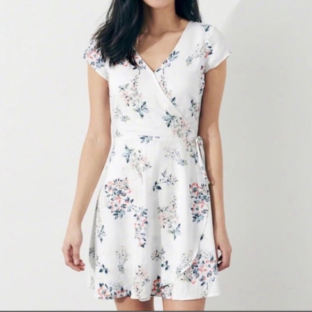 Hollister Faux Wrap Floral Cap Sleeve Summer Dress